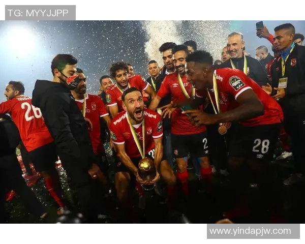 独立队与阿赫利的较量揭示足球战术与团队精神的较大差异